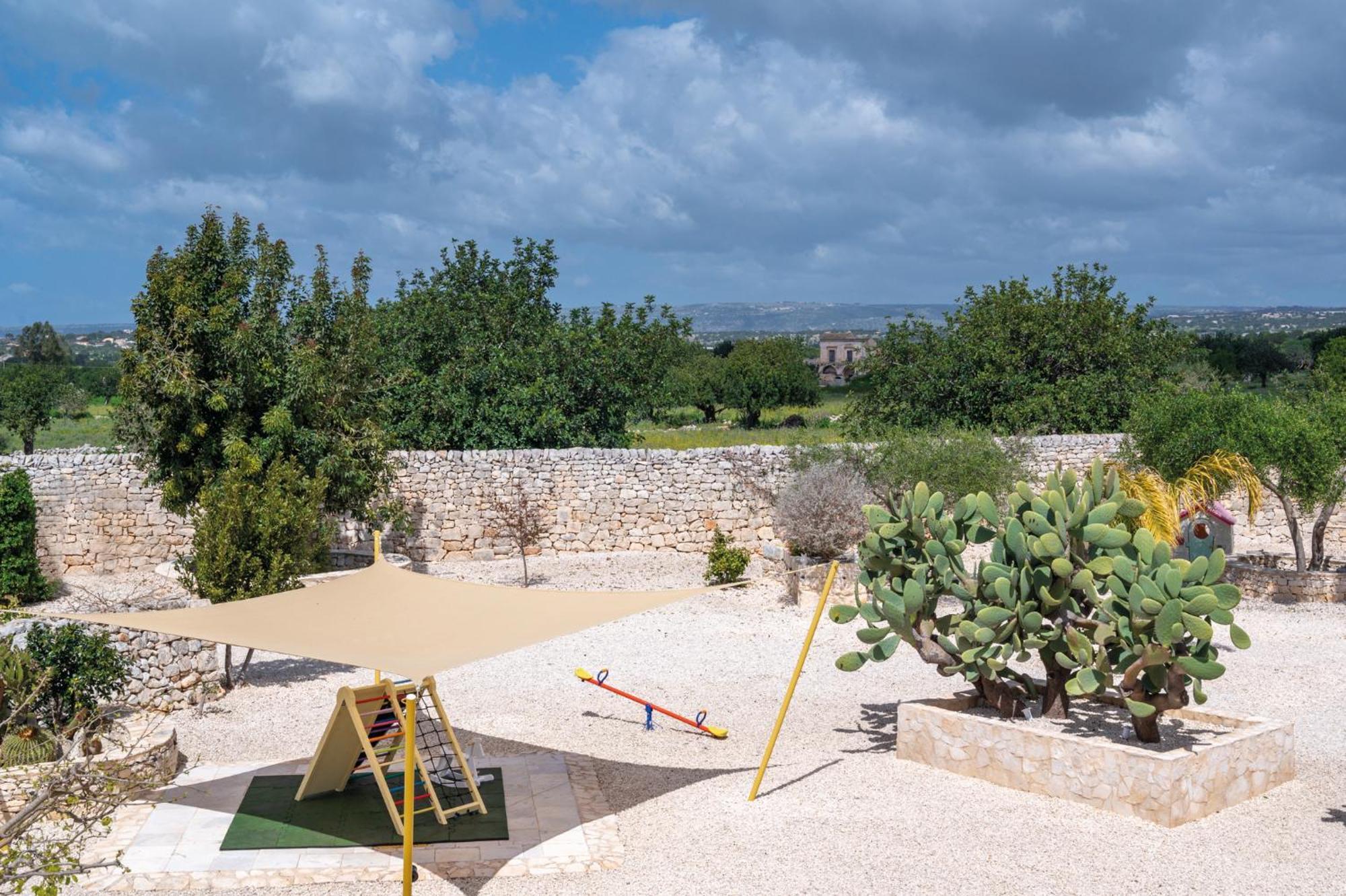 Casa Farlisa, Antico Baglio Con Piscina Villa Scicli Bagian luar foto