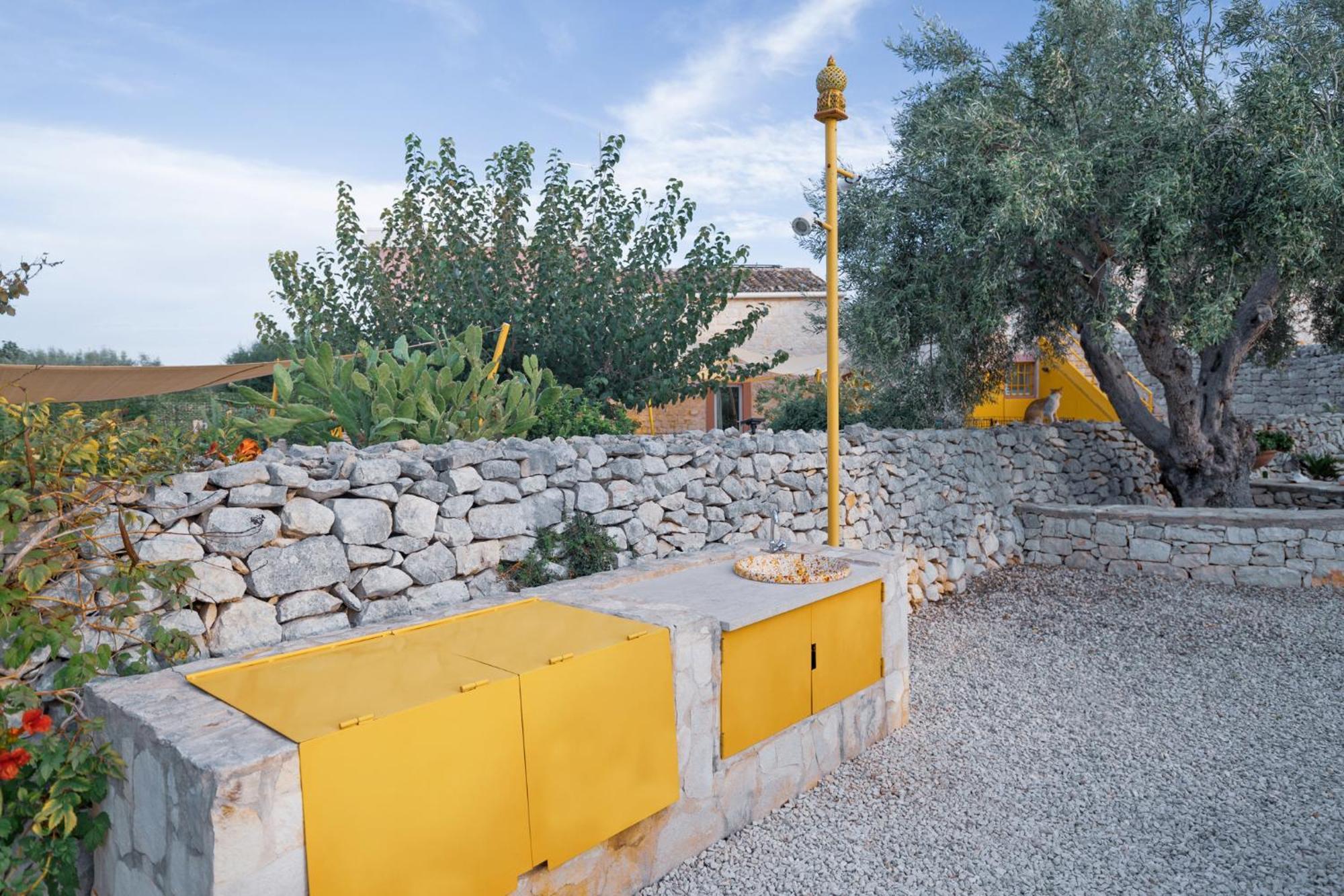 Casa Farlisa, Antico Baglio Con Piscina Villa Scicli Bagian luar foto